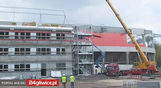  Tak z zewnątrz prezentował się budynek stadionowy w kwietniu